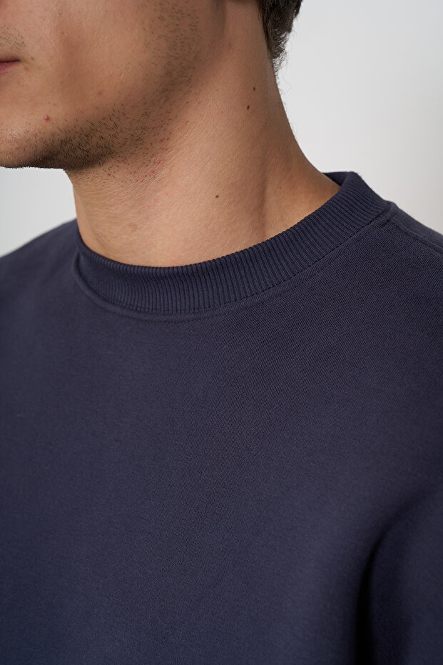 Basic Sweatshirt - 3