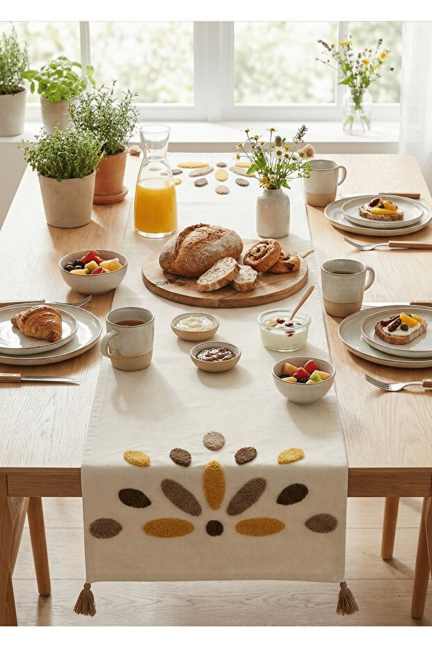 Punch Embroidered Patterned Cream Table Runner (40X130 cm)