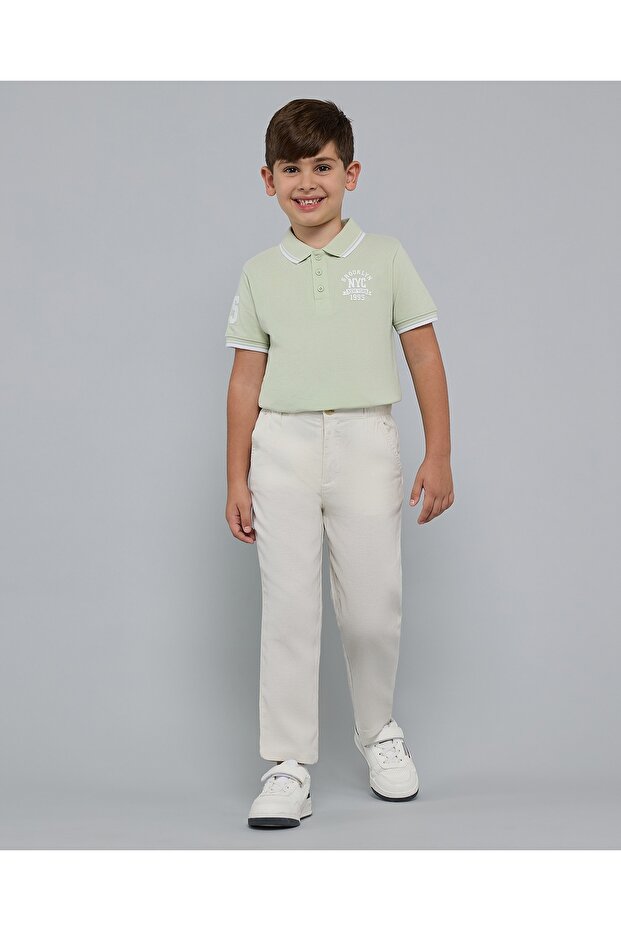 Solid Regular Fit Pants With Button Closure - 2