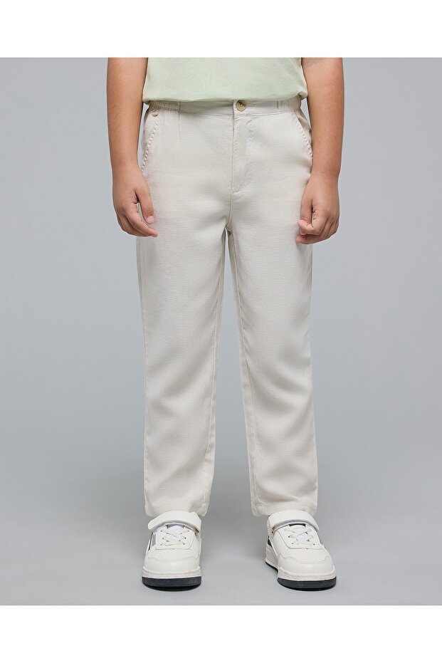 Solid Regular Fit Pants With Button Closure - 1