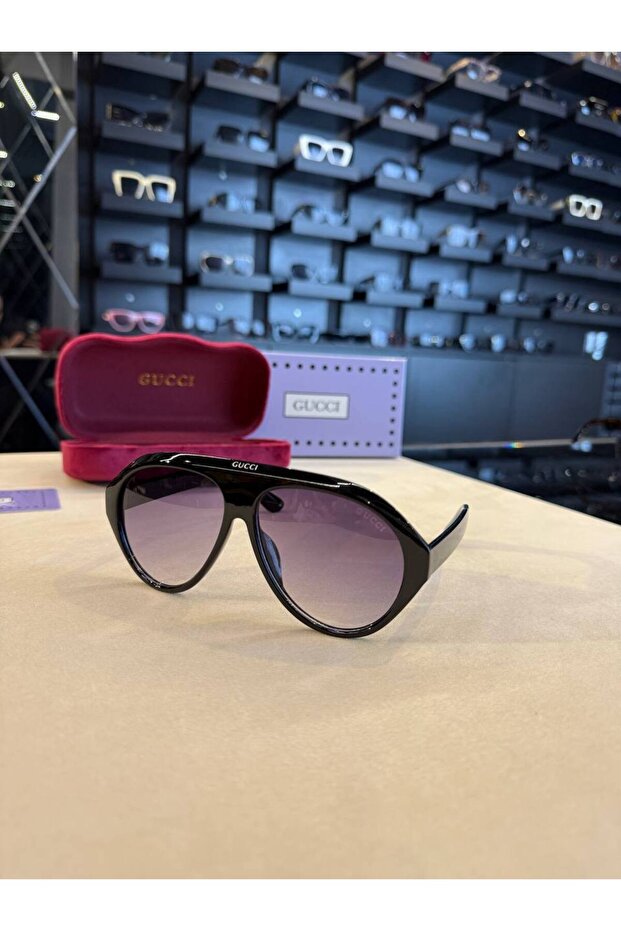 نظارات شمسية بإطار أسود موديل دامبا - 1