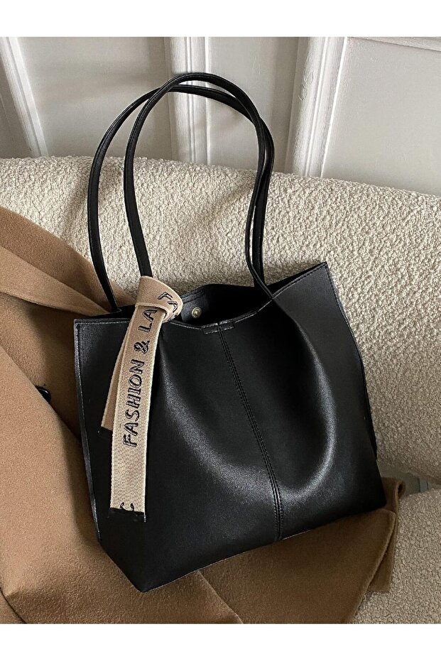 حقيبة كتف كبيرة وأنيقة - 1