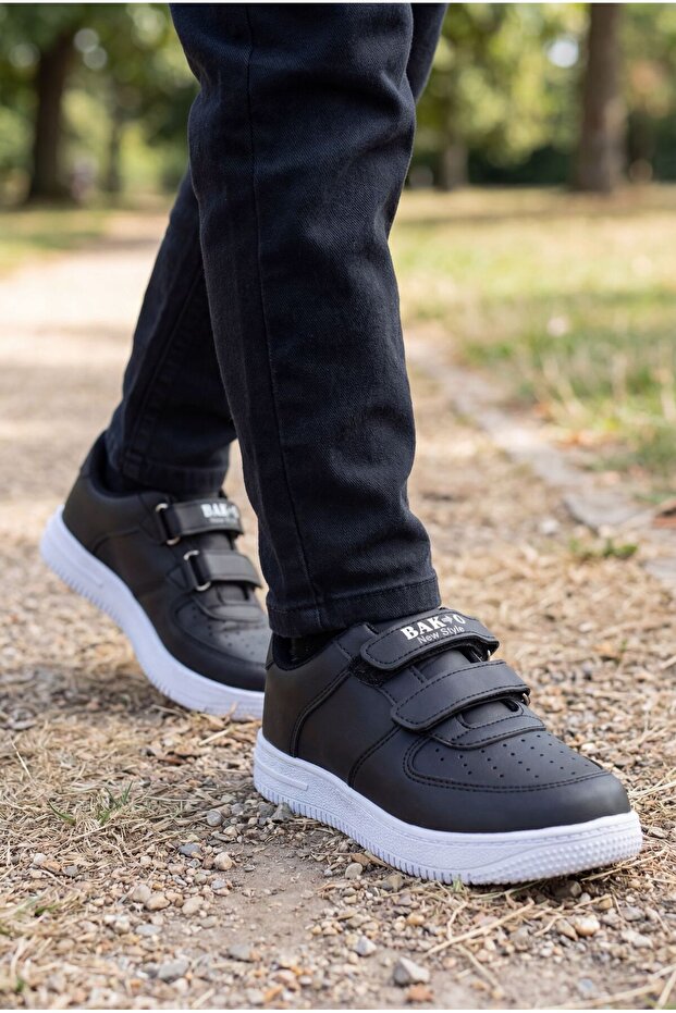 New Style Unisex Velcro Casual Sneaker Shoes Black White