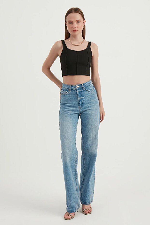 Derin Yakalı Basic Kolsuz Crop Top - 1