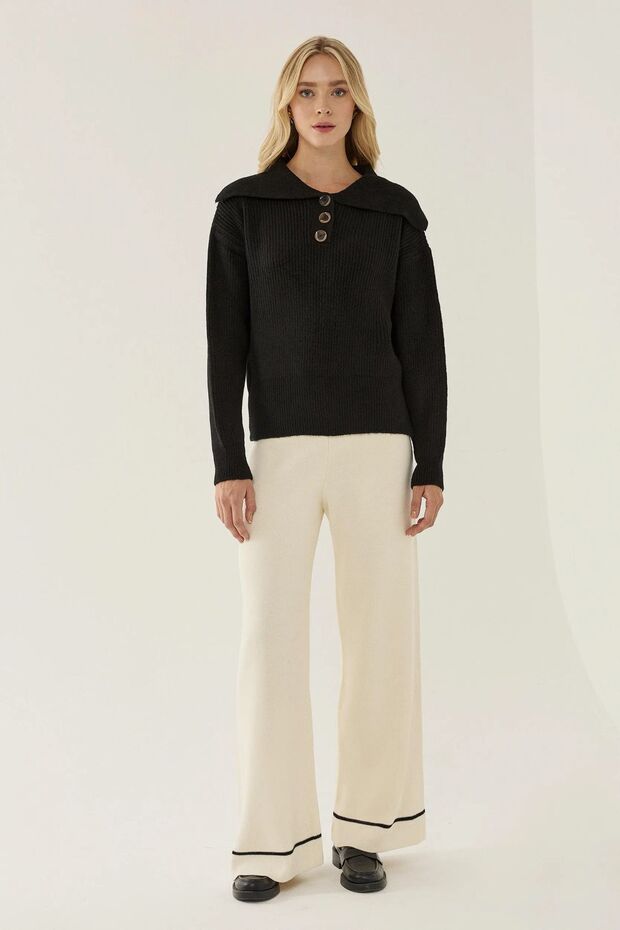 Shawl Collar Buttoned Sweater - 3