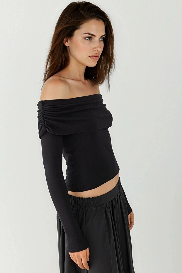 Omzu Açık Drapeli Bluz - 3