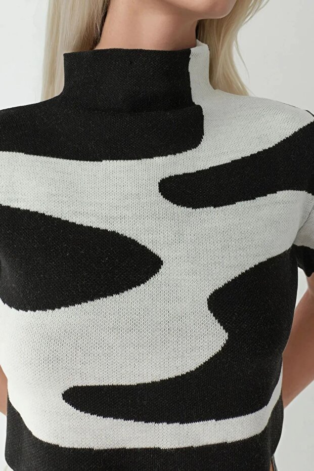 Soyut Desenli Triko Üst - 4