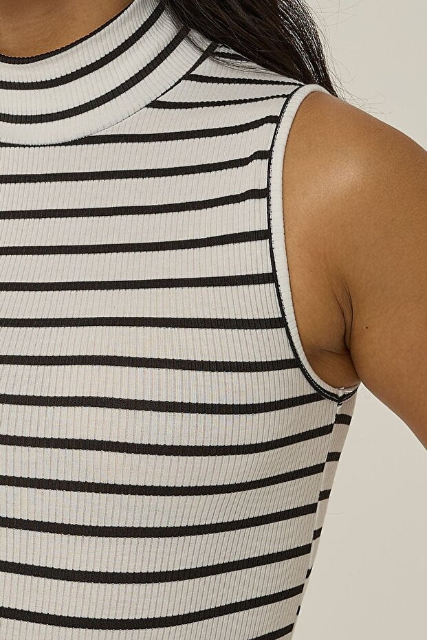 Slim Fit Dik Yaka Üst - 6