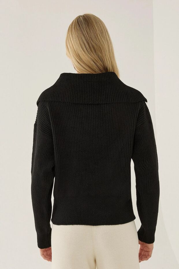 Shawl Collar Buttoned Sweater - 5