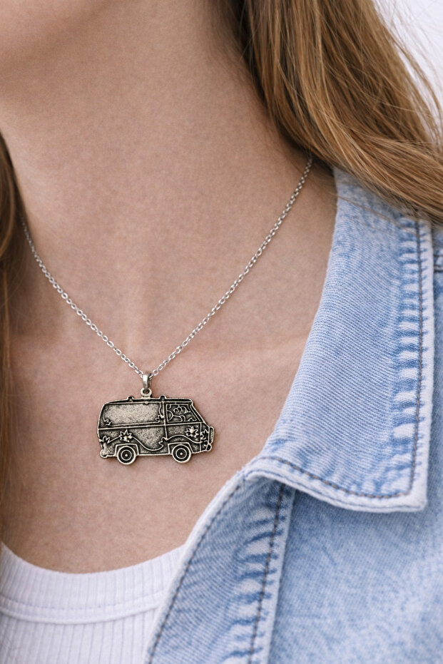 Silver Color Metal Design Unisex Daily Necklace with Retro Caravan Minibus Figure