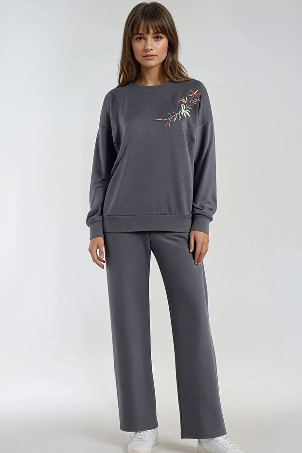 Embroidered Crew Neck Sweatshirt and Straight-Leg Trousers Two-Piece Set Bersan Collection