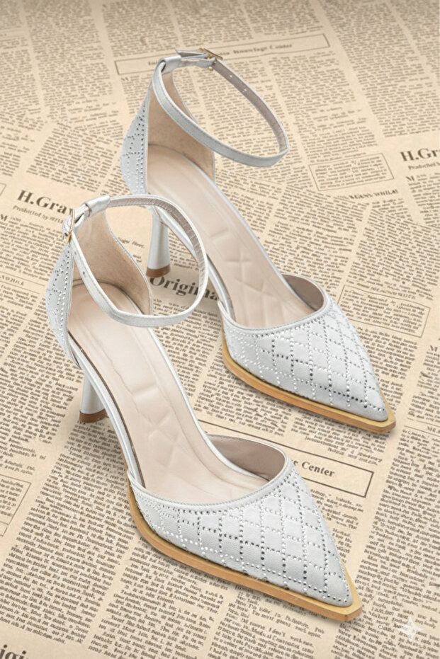 Stone Detailed Stylish High-Heeled Women's Shoes – Elegant and Modern Design