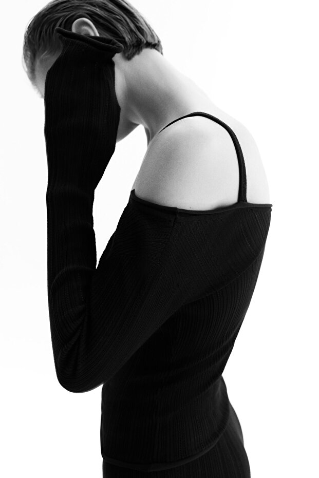 Lastik Örgülü Üst - 1