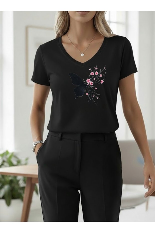 Women's Oversized V-Neck T-Shirt with Sakura Flower and Butterfly Print