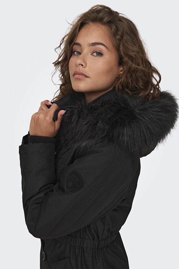 Kadın Kapüşonlu Kürklü Kışlık Parka - Iris - 7