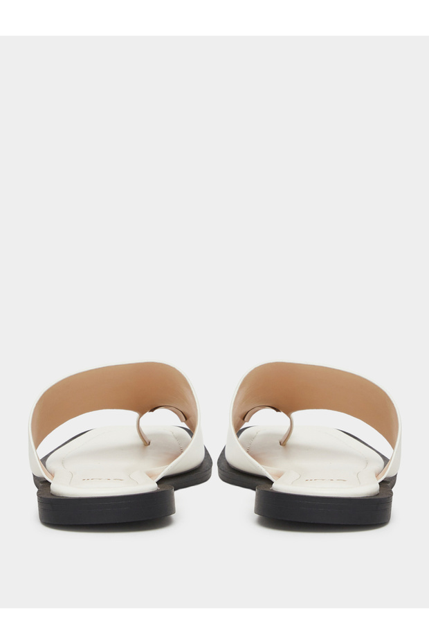 Solid Toe Post Flat Sandals - 4