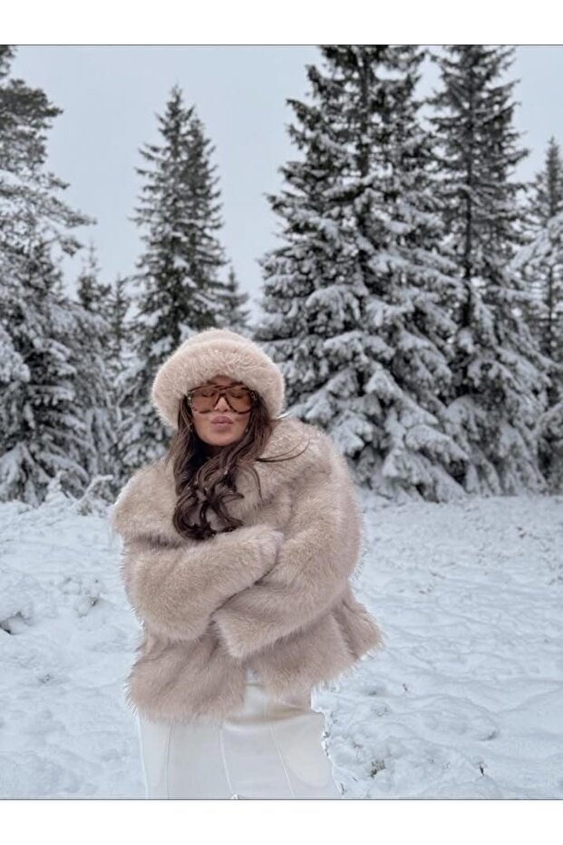 Pălărie inimă bej de pluș - 2