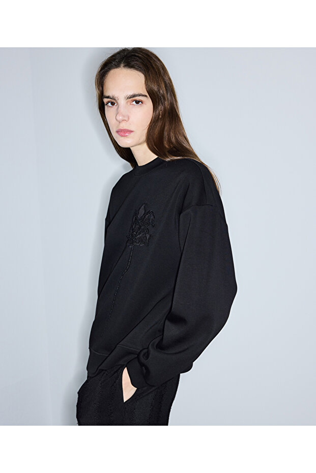 Üç boyutlu nakışlı sweatshirt - 5