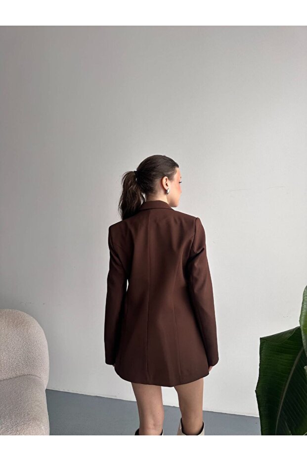 جاكيت بليزر طويل بتفاصيل 4 أزرار - 3