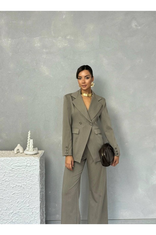 Buttoned Sleeve, Front Veer Detail, Lined Jacket and Trousers Set