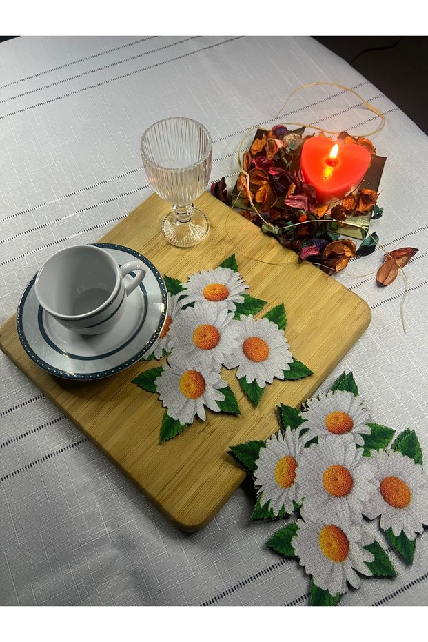 6 Pieces of Daisy Garden Special Design Laser Cut Colorful Cocktail & Presentation Napkins