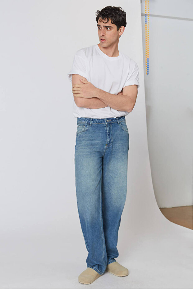 Straight Loose Jean - 4