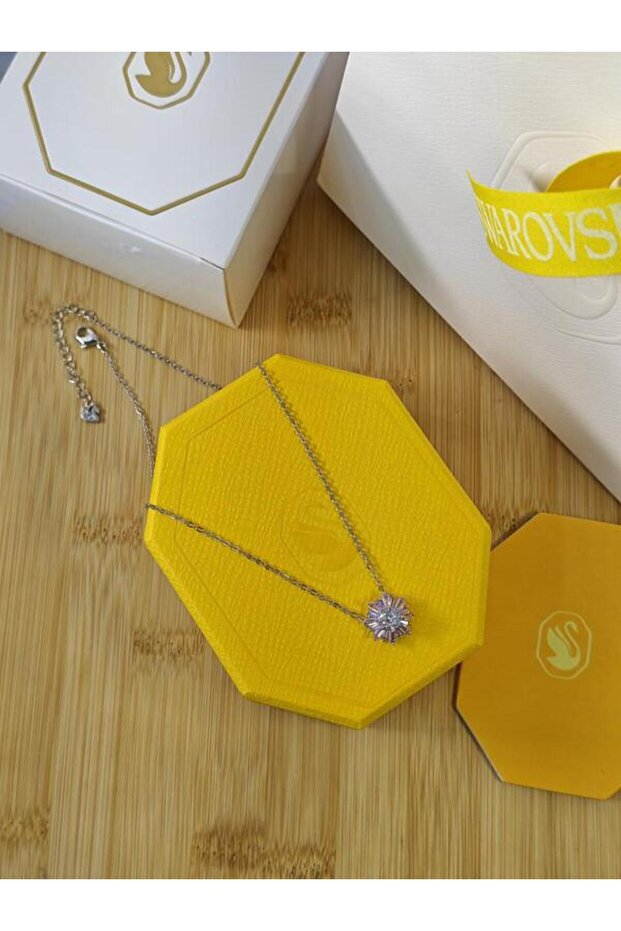 Chain with pendant - 1