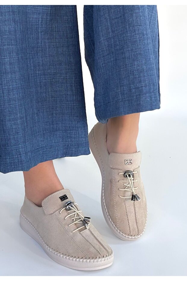 Warte Beige Suede Lace-Up Sneakers