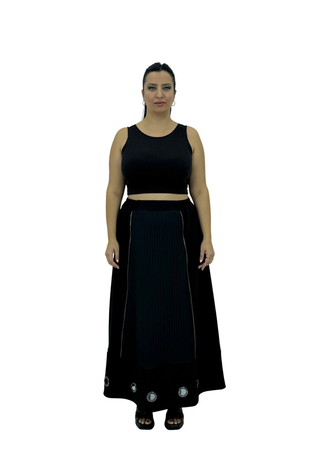 Plus Size Women's Knitted Skirt with Elastic Waist, Pockets and Zipper Detail