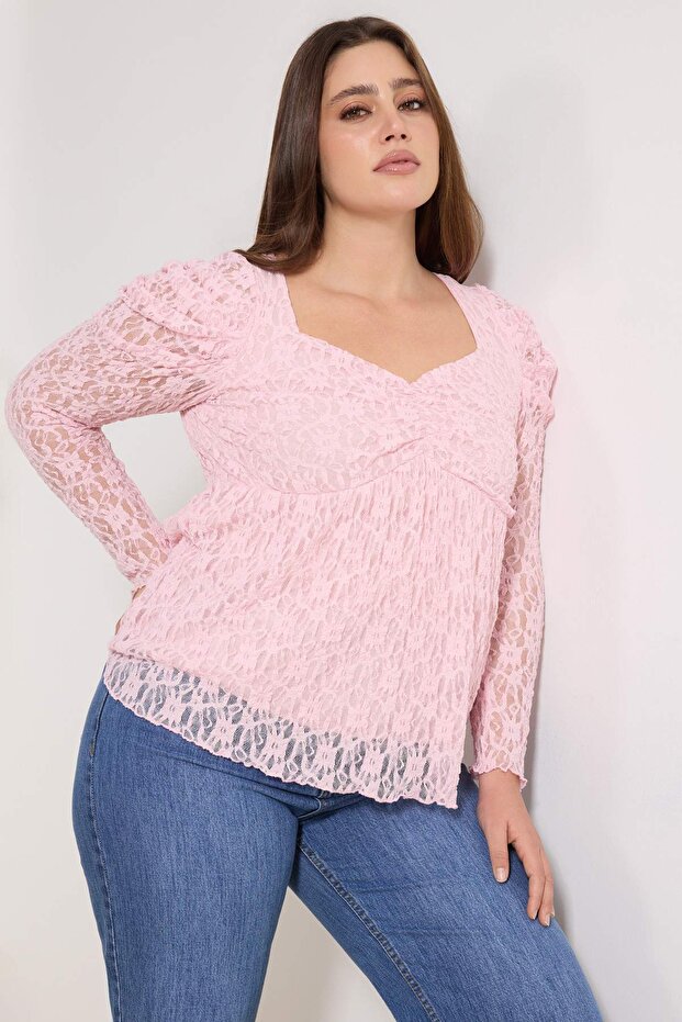 Pembe Kalp Yaka Dantel Örme Büyük Beden Bluz TBBSS26AF00024 - 1