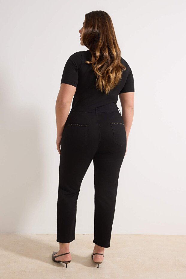 Solmayan Siyah Yüksek Bel Trok Detaylı Esnek Büyük Beden Mom Jeans TBBAW26CJ00057 - 4