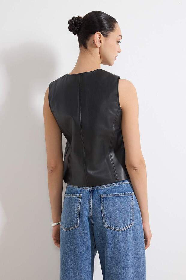 Siyah Suni Deri Fitted Dokuma Yelek TWOSS26YE00012 - 4