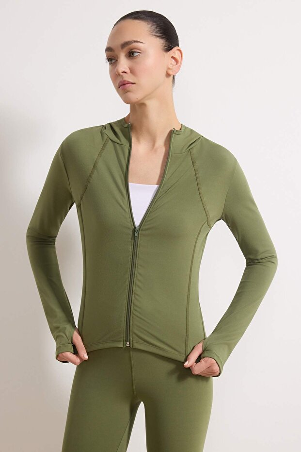 Açık Haki Soft Fırçalı Kumaş Kapüşonlu ve Reflektör Baskılı Örme Spor Ceket THMAW26SK00000 - 3