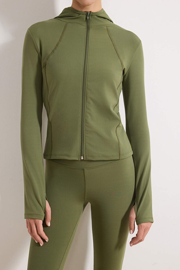 Açık Haki Soft Fırçalı Kumaş Kapüşonlu ve Reflektör Baskılı Örme Spor Ceket THMAW26SK00000 - 4