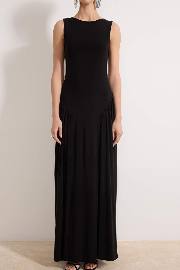 Siyah Sırt Detaylı Örme Maxi Abiye & Mezuniyet Elbisesi TPRSS26AE00030 - 3