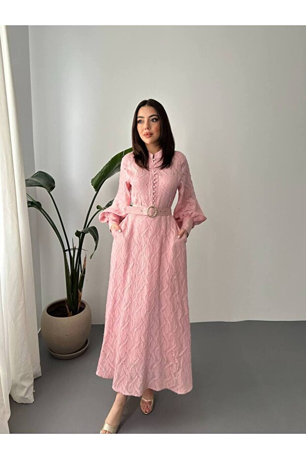 Rochie lungă cu model auto-imprimat și detaliu cu curea - 2