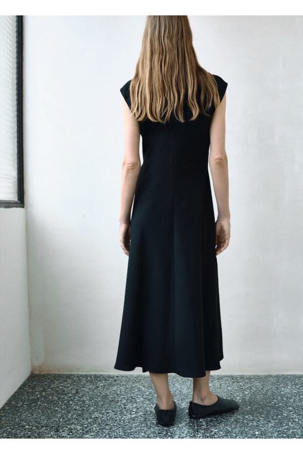 Büzgülü midi boy elbise - 4