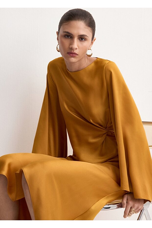 Asimetrik yaka evaze elbise - 7