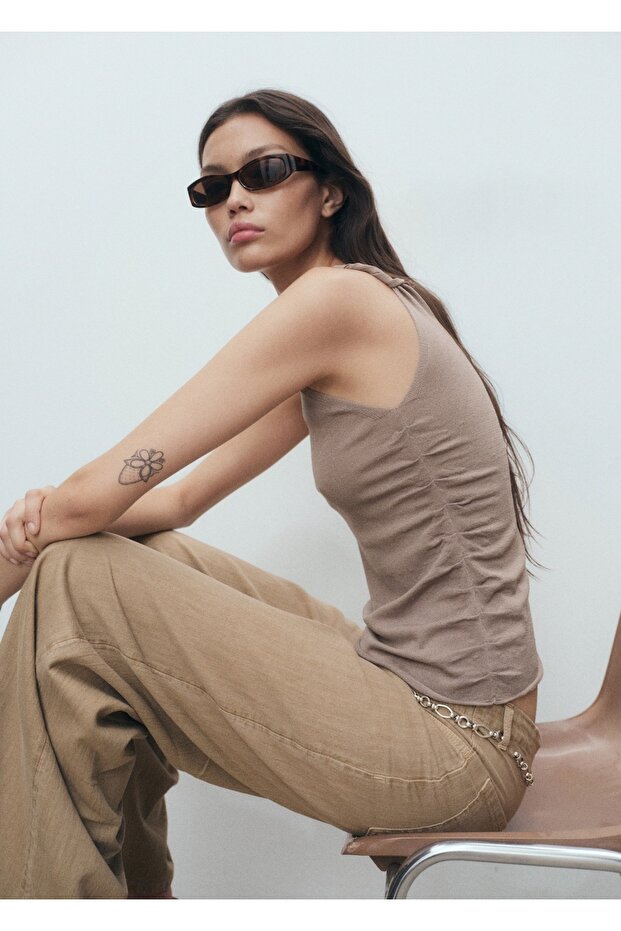 Asimetrik askılı triko bluz - 7