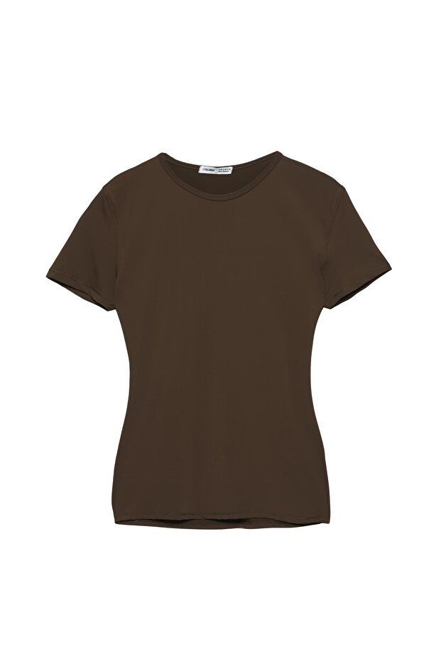 تي شيرت من مادة البولي أميد بأكمام قصيرة - 4