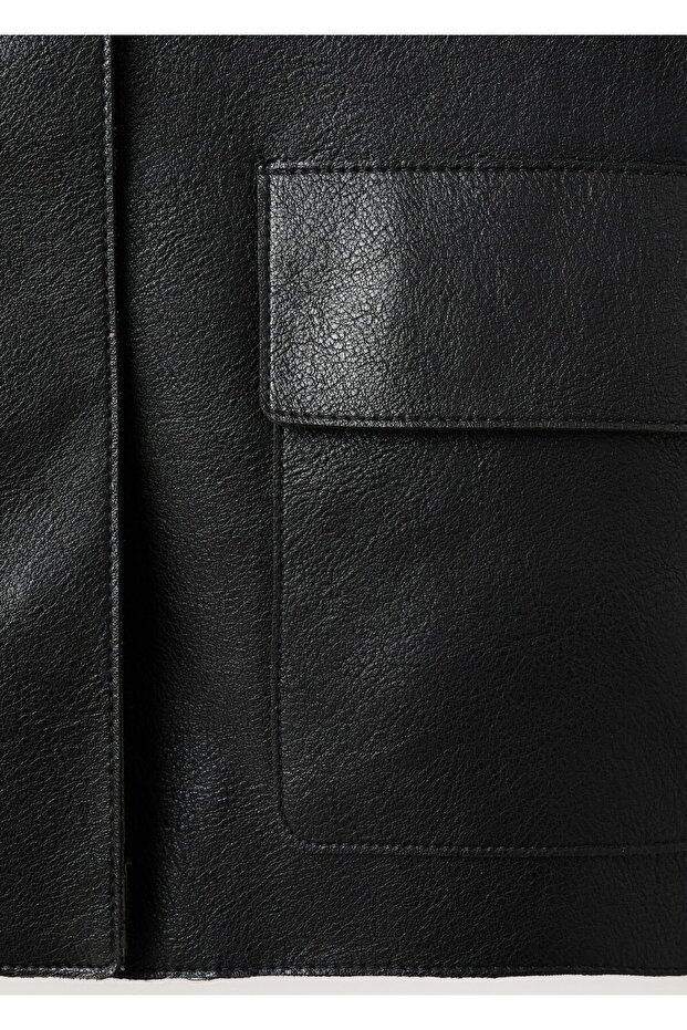 Deri görünümlü cepli ceket - 5