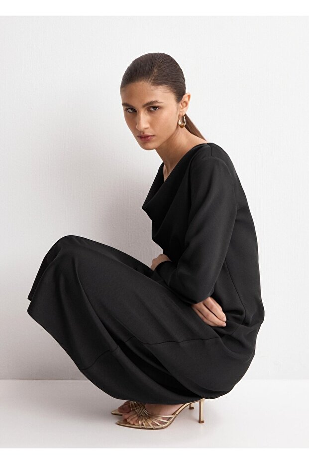 Yakası drapeli elbise - 7