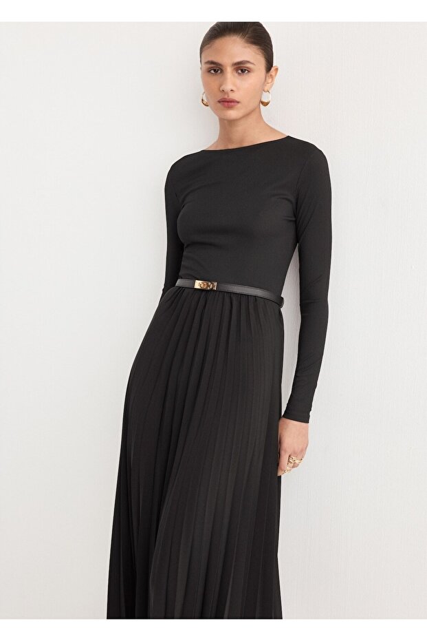 Kontrast kemerli elbise - 1