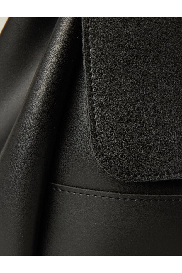 حقيبة ظهر بمظهر الجلد الأسود - 3