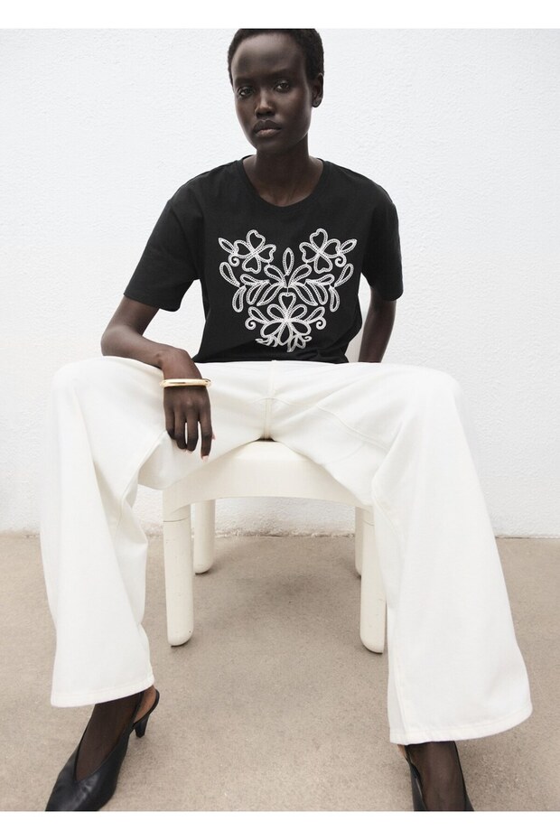 Çiçek işlemeli pamuk tişört - 1