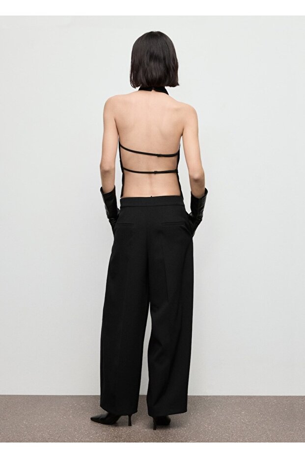 Sırtı açık halter yaka bluz - 4