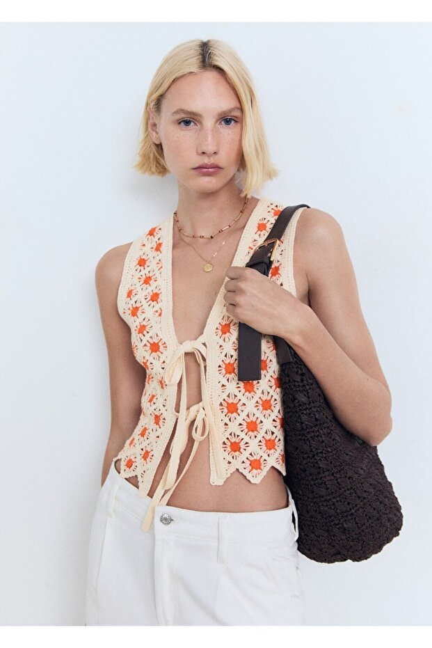 Kuşaklı dantel bluz - 8