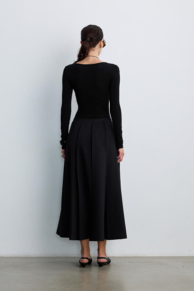 SİYAH PİLELİ ETEK - 9