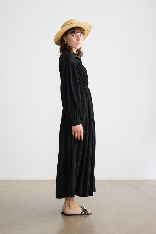 SİYAH DÜĞMELİ KRİNKIL ELBİSE - 5