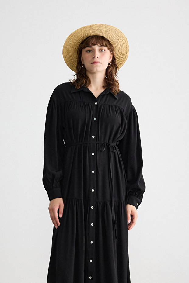 SİYAH DÜĞMELİ KRİNKIL ELBİSE - 6